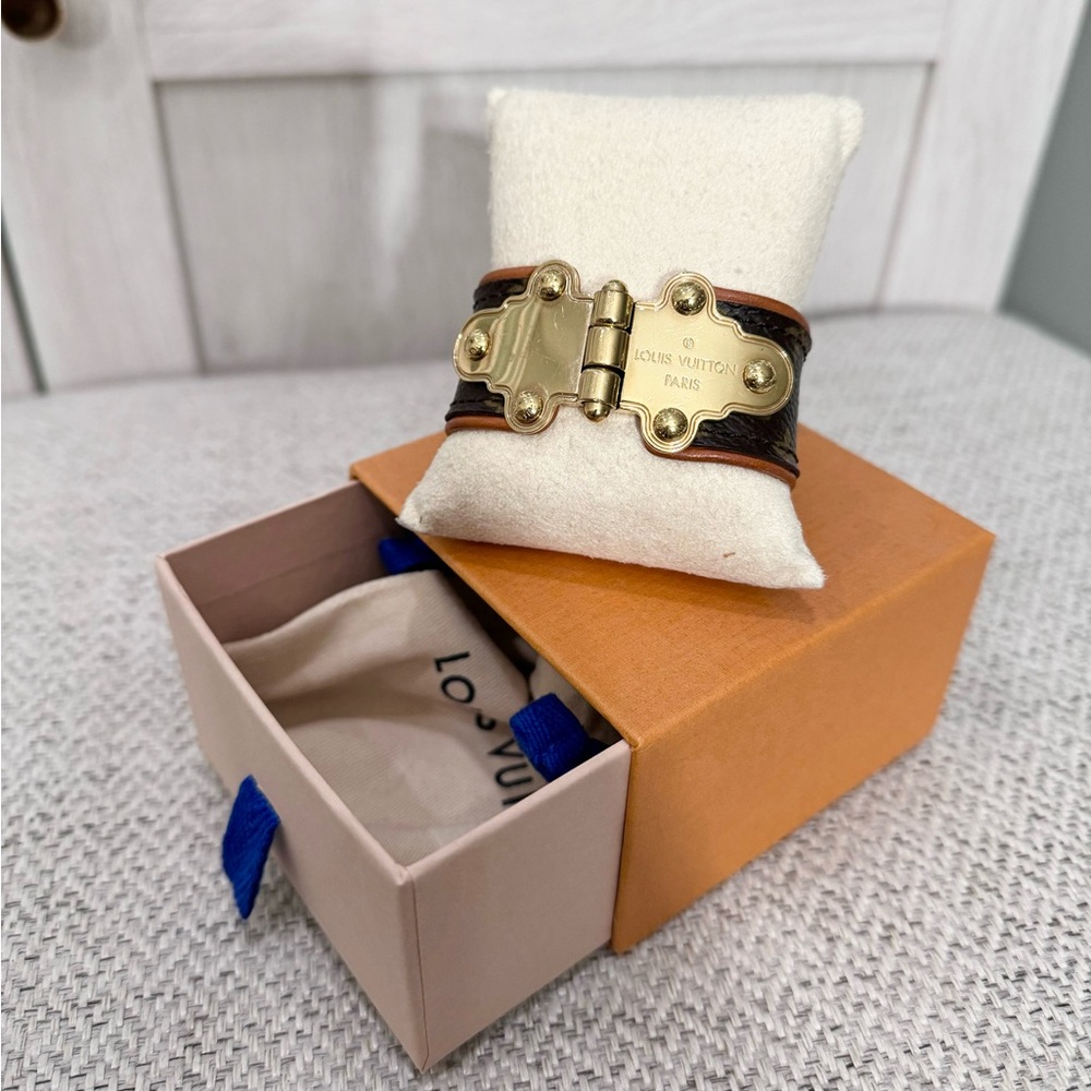LV SAVE IT MONOGRAM BRACELET
